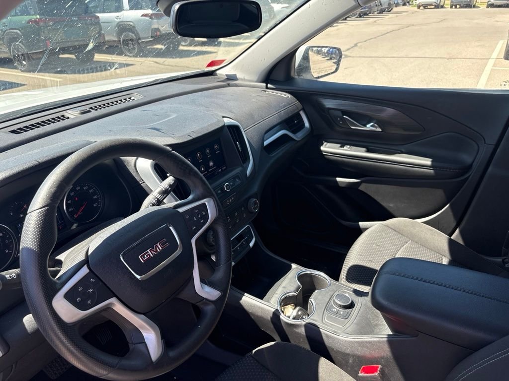 Used 2024 White GMC SLE image 4