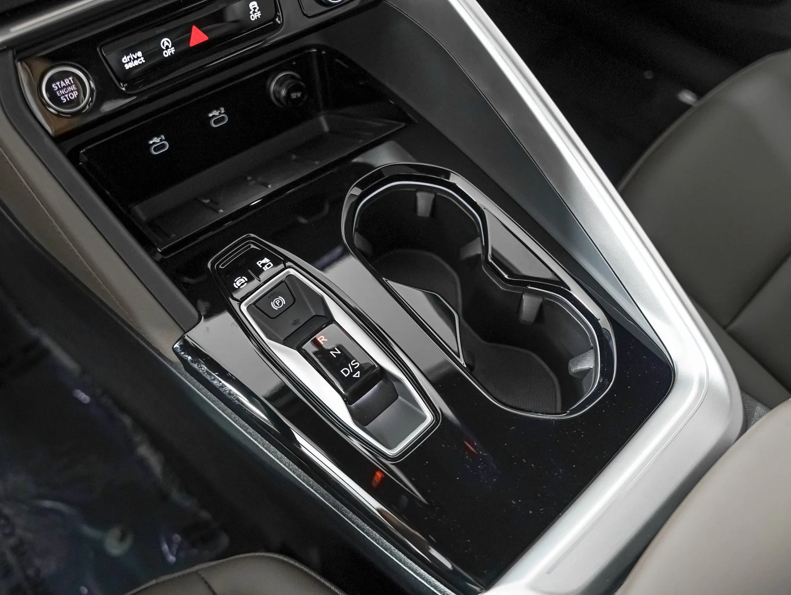 New 2026 Tambora Gray Metallic Audi Premium image 18