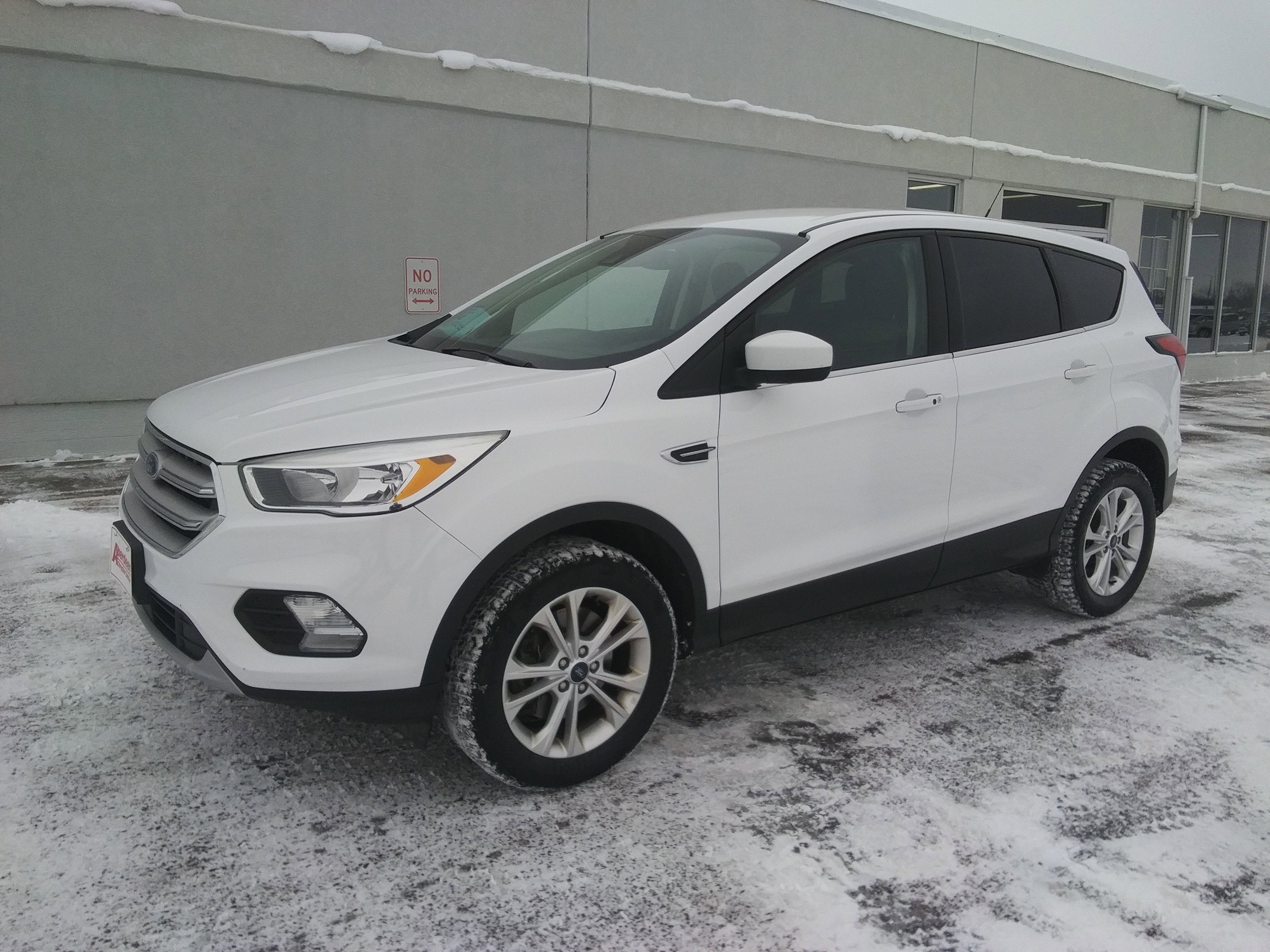 Used 2019 Ford Escape SE with VIN 1FMCU9GD1KUA65445 for sale in Aberdeen, SD