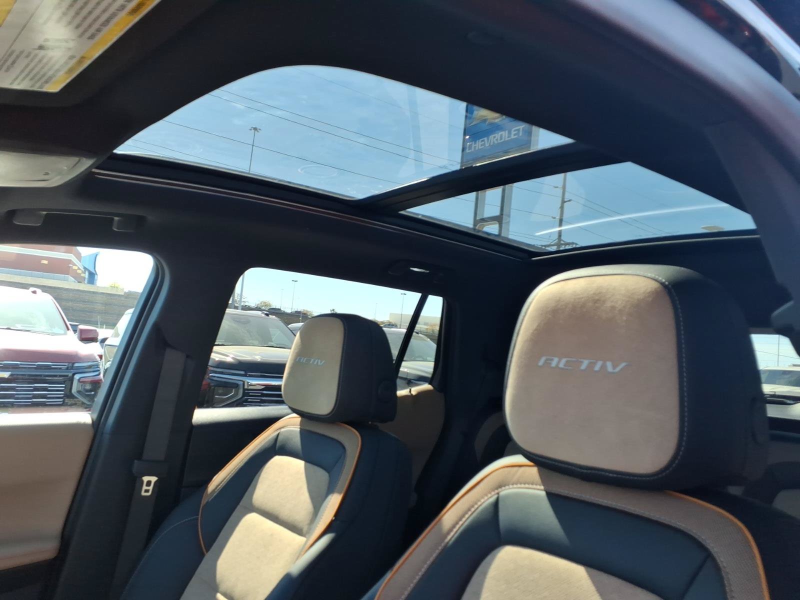 New 2027 Mosaic Black Metallic Chevrolet ACTIV image 14