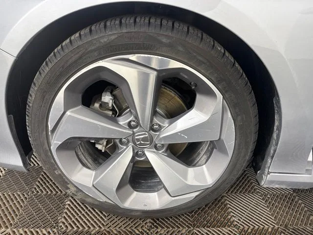 Used 2018  Honda Touring image 34