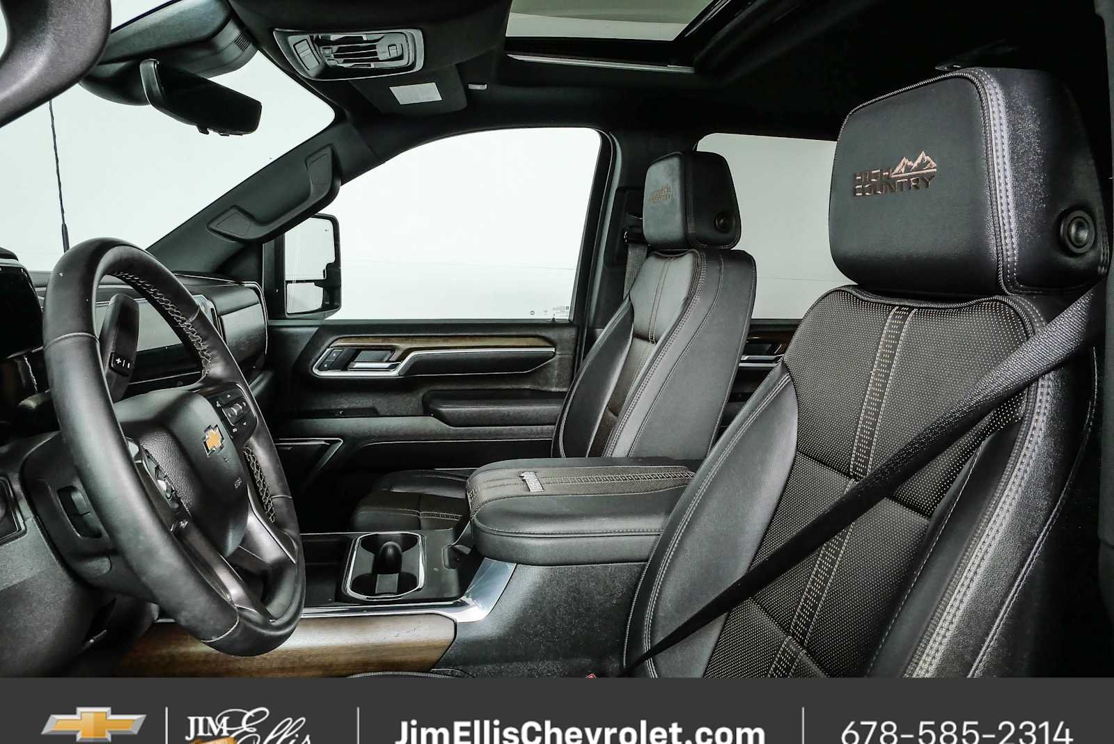 Used 2025 Black Chevrolet High Country image 5