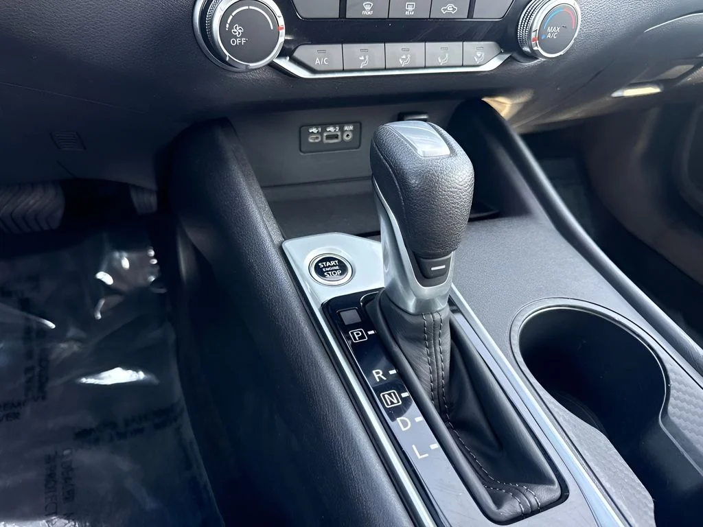 Used 2025 White Nissan 2.5 SV image 13
