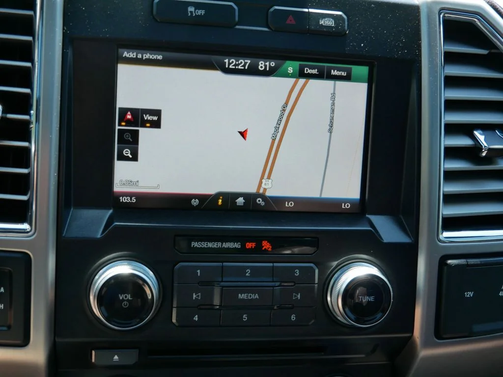 Used 2015 White Ford Platinum image 22