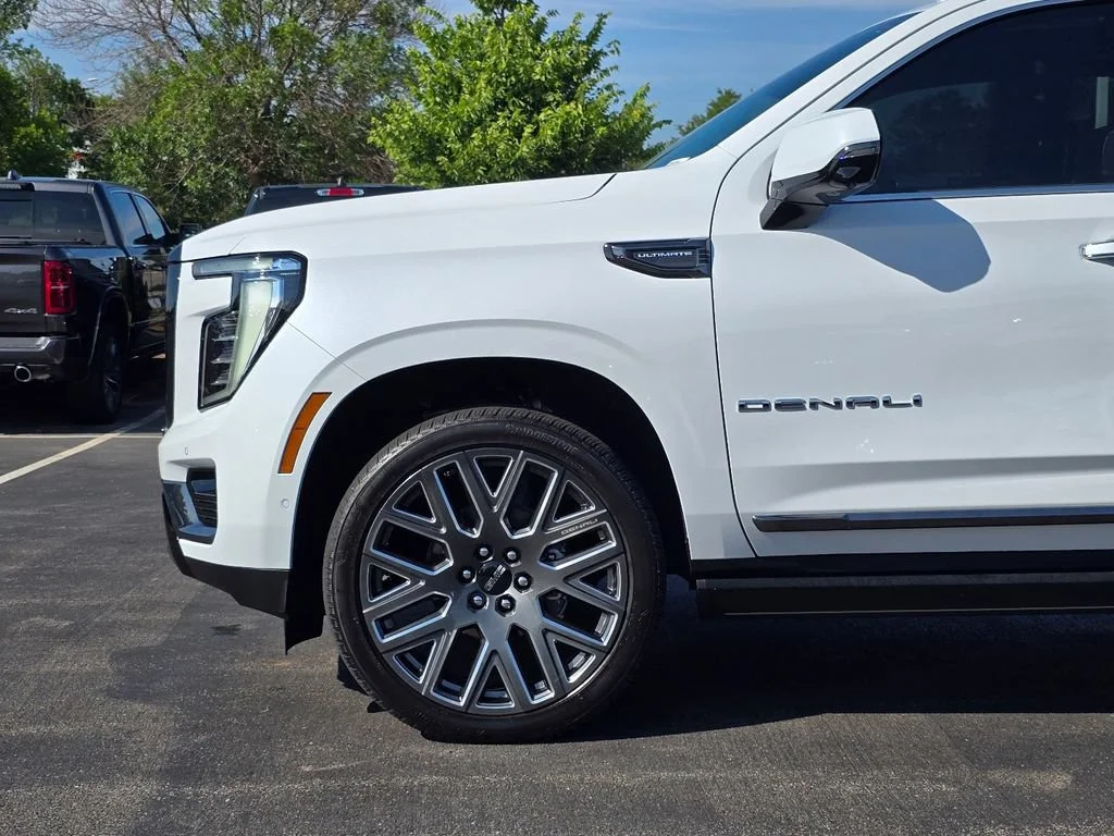 2026 GMC Yukon Denali Ultimate - Photo 38