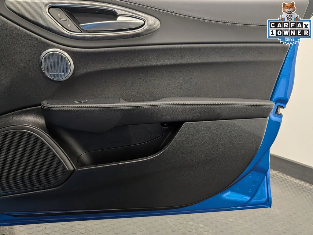 Used 2026 Blue Alfa Romeo  image 28