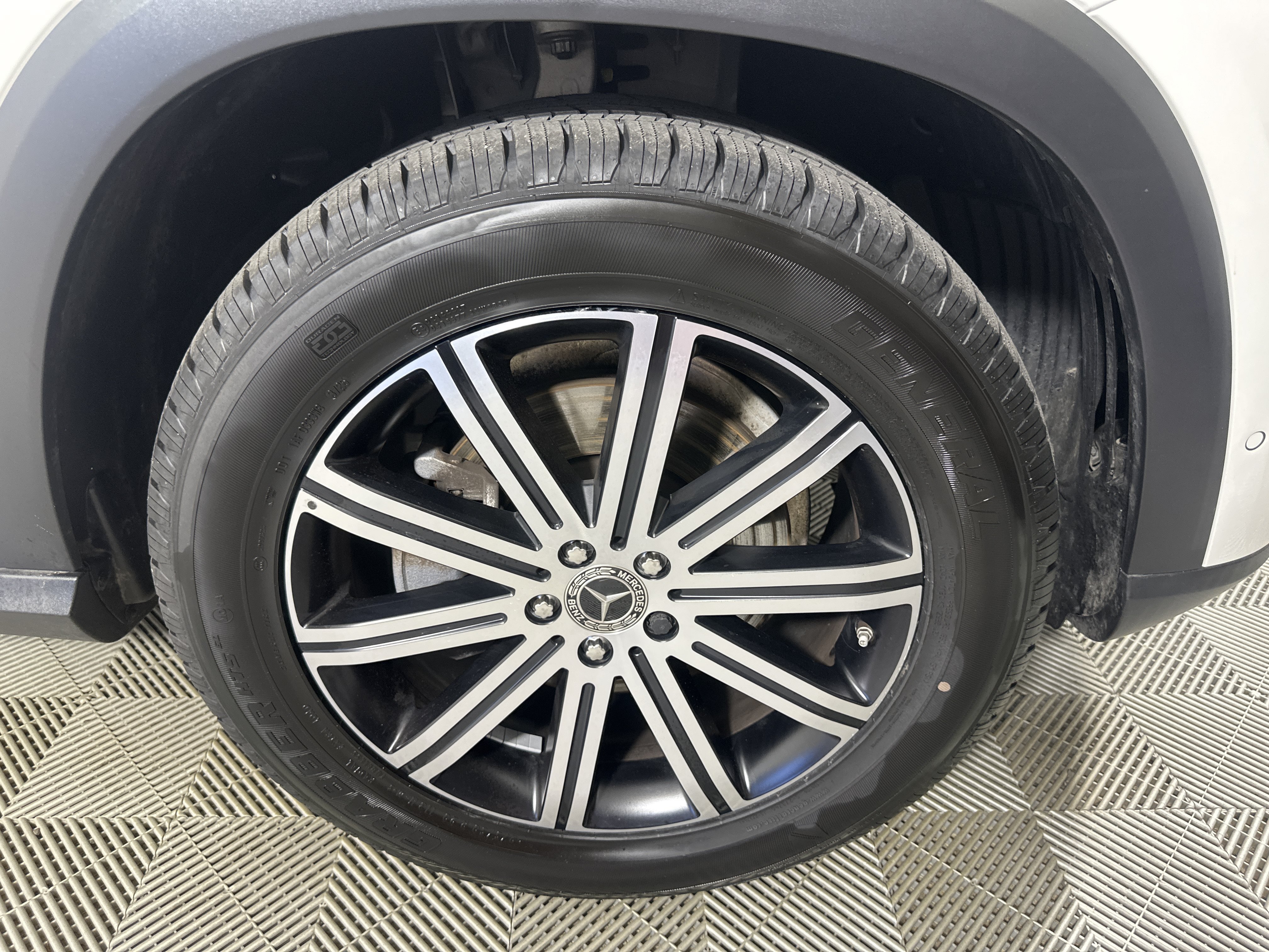 Used 2024 White Mercedes-Benz GLE 350 image 26
