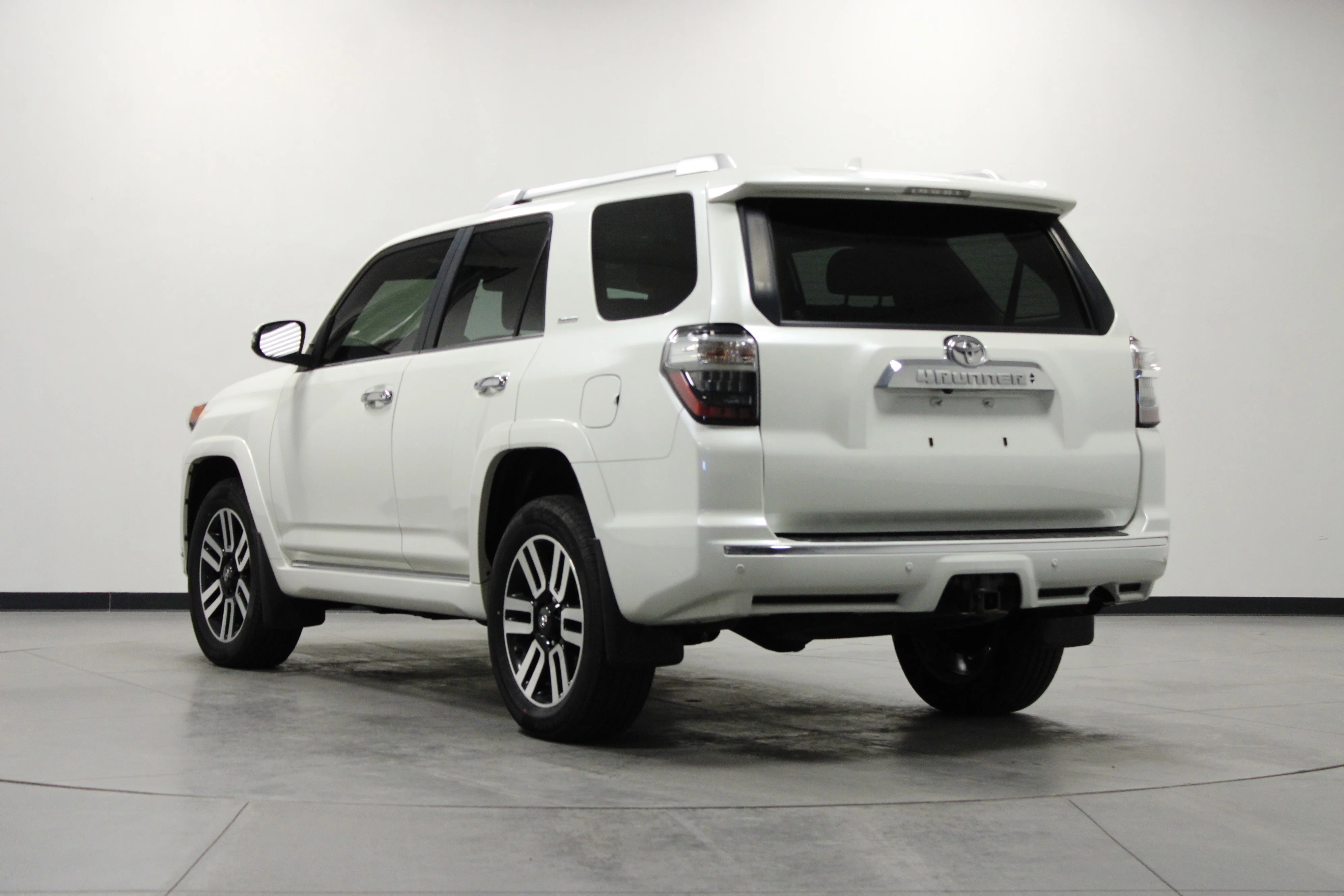 Used 2023 Blizzard Pearl Toyota Limited image 6