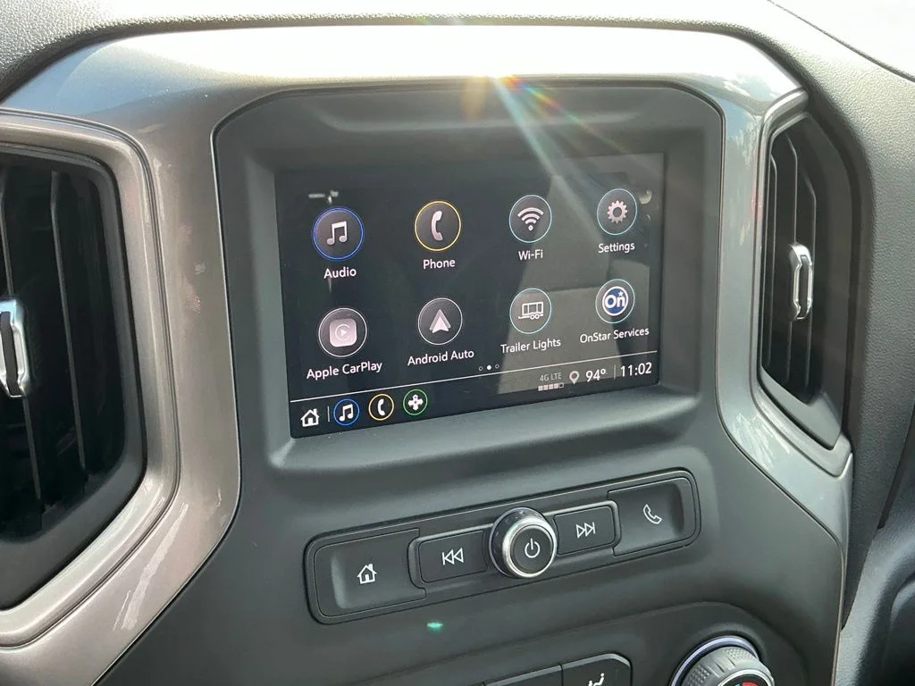 Used 2025 White Chevrolet Custom image 35