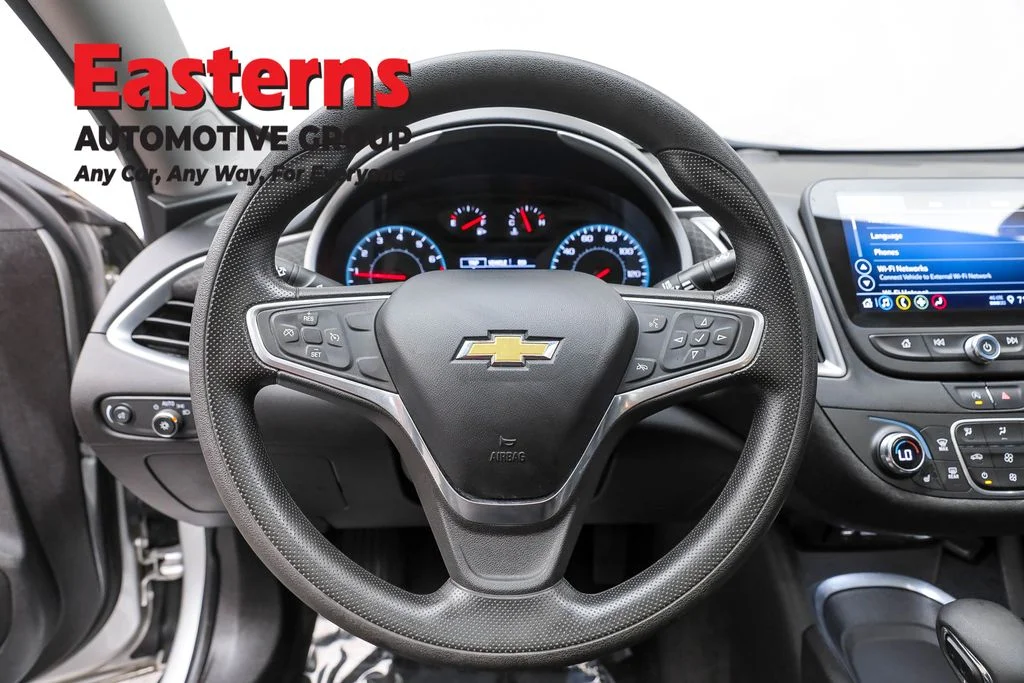 Used 2022 Silver Chevrolet LT image 10