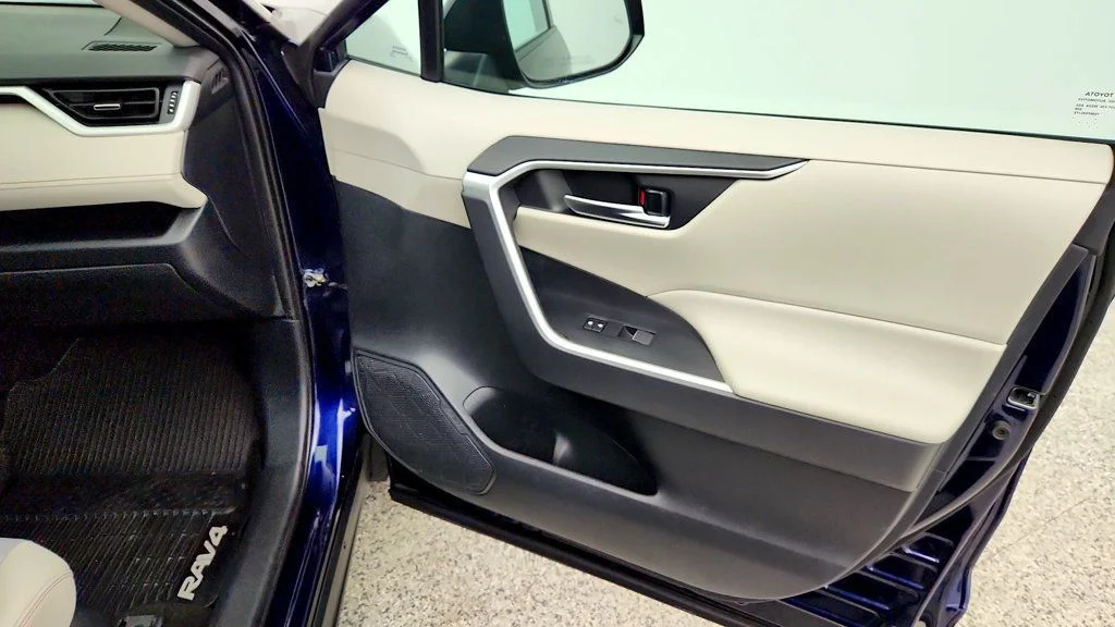 Used 2019 Blueprint Toyota XLE Premium AWD w/ Cold Weather Pkg image 26