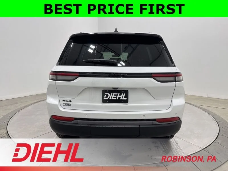 New 2026 Bright White Clear-Coat Exterior Paint Jeep Altitude image 6