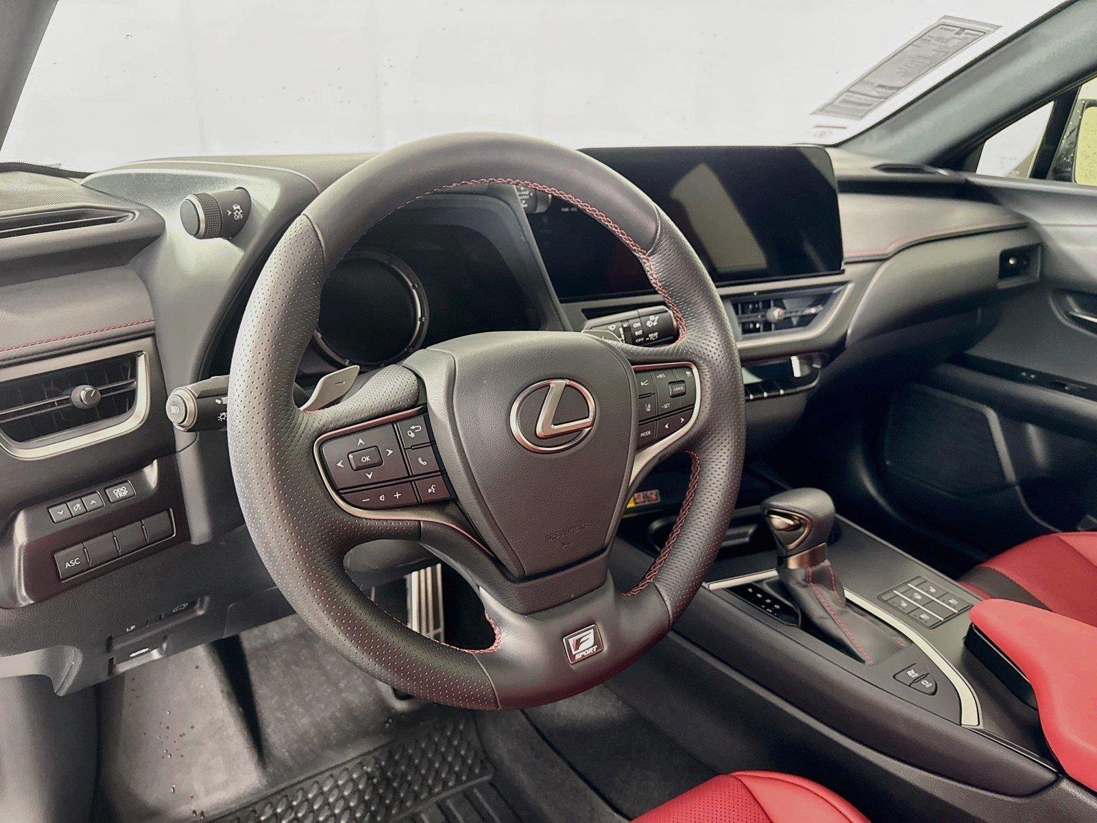 Used 2024 Iridium w/ Obsidian Roof Lexus UX 250h F SPORT Handling image 4