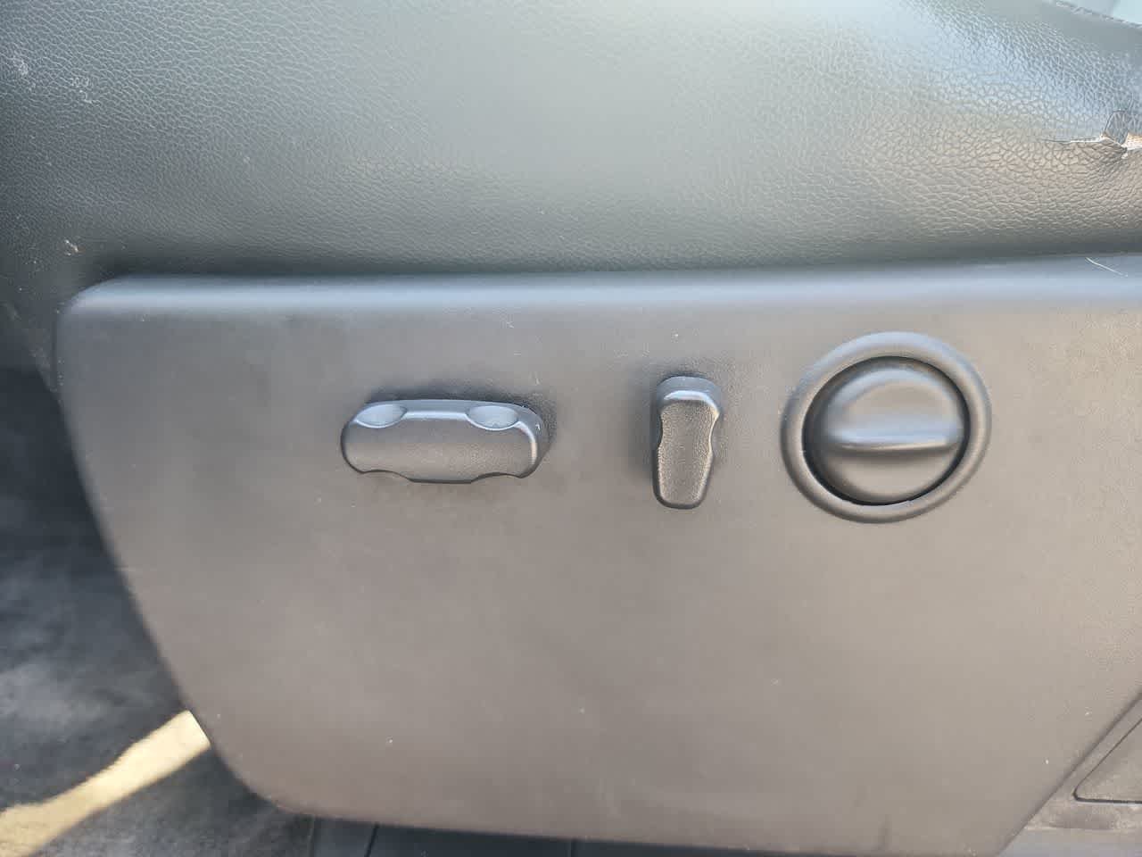 Used 2012 Quicksilver Metallic GMC SLT image 13
