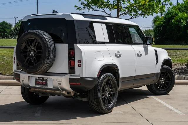 Used 2025 White Land Rover S image 9