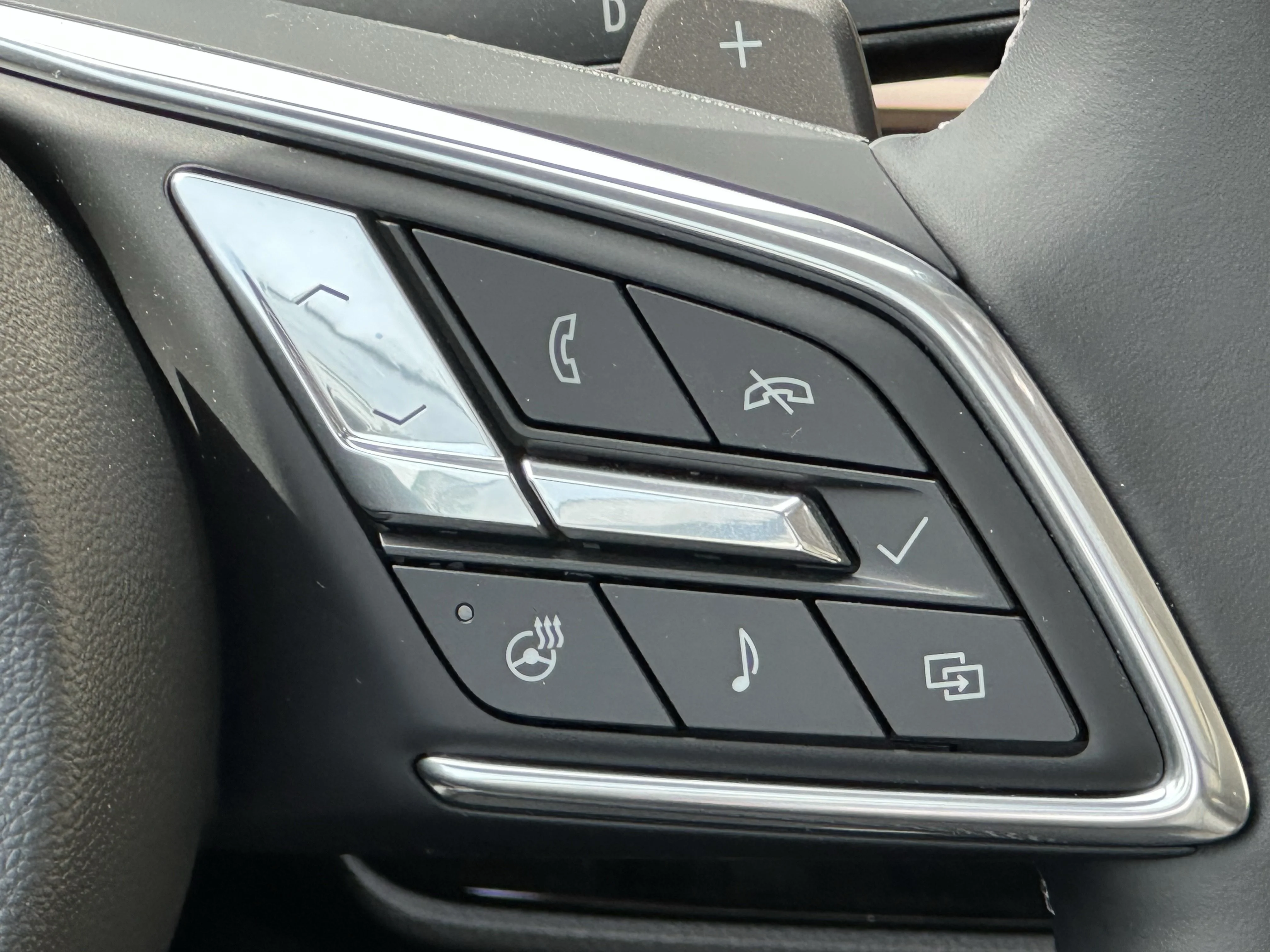 New 2026 Iridescent White Tricoat Buick Avenir image 12