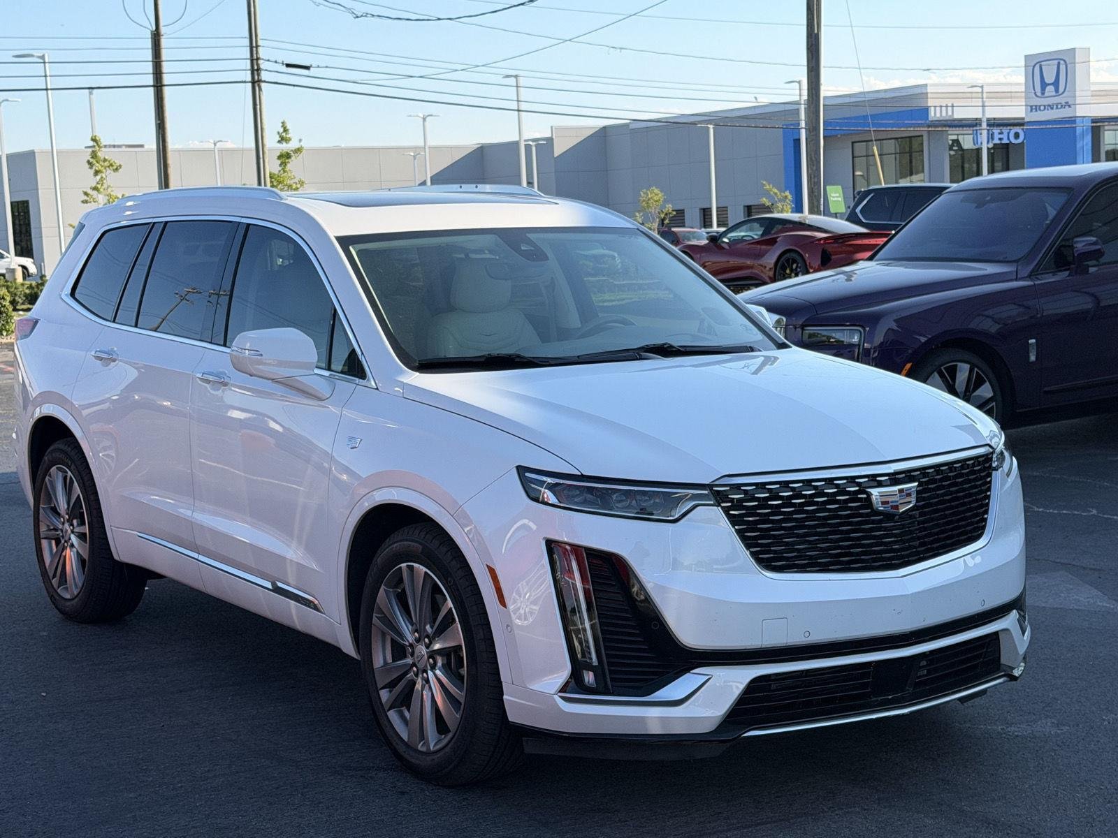 Used 2023 Crystal White Tricoat Cadillac FWD Premium Luxury image 25