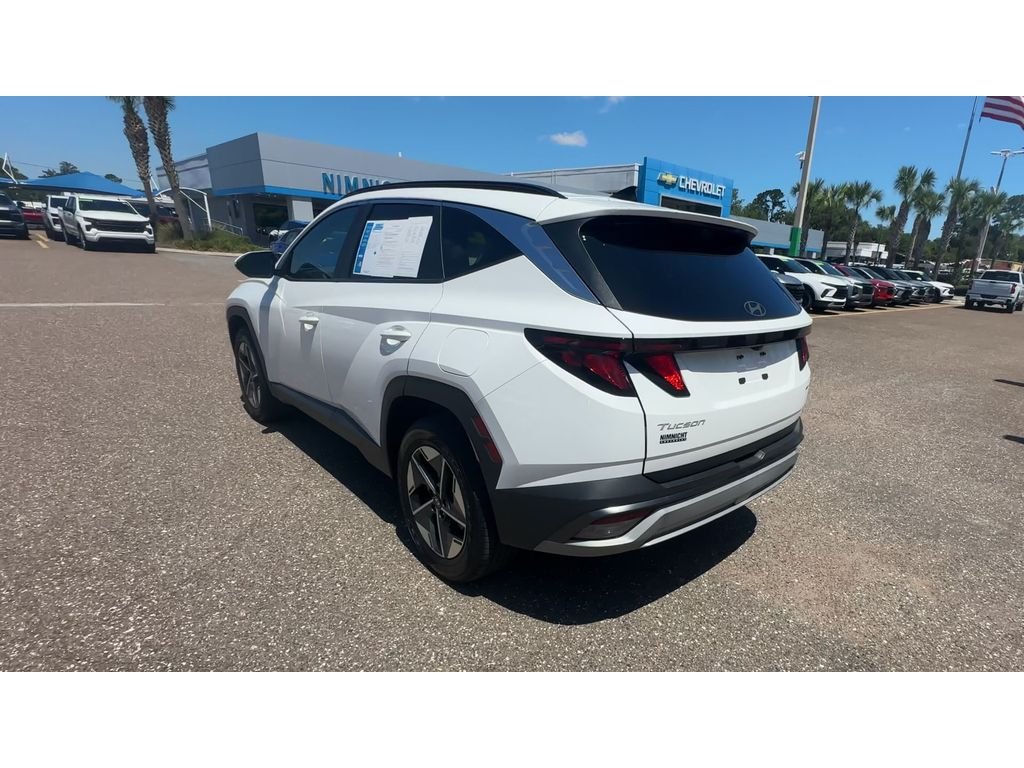 Used 2025 White Hyundai SEL image 4