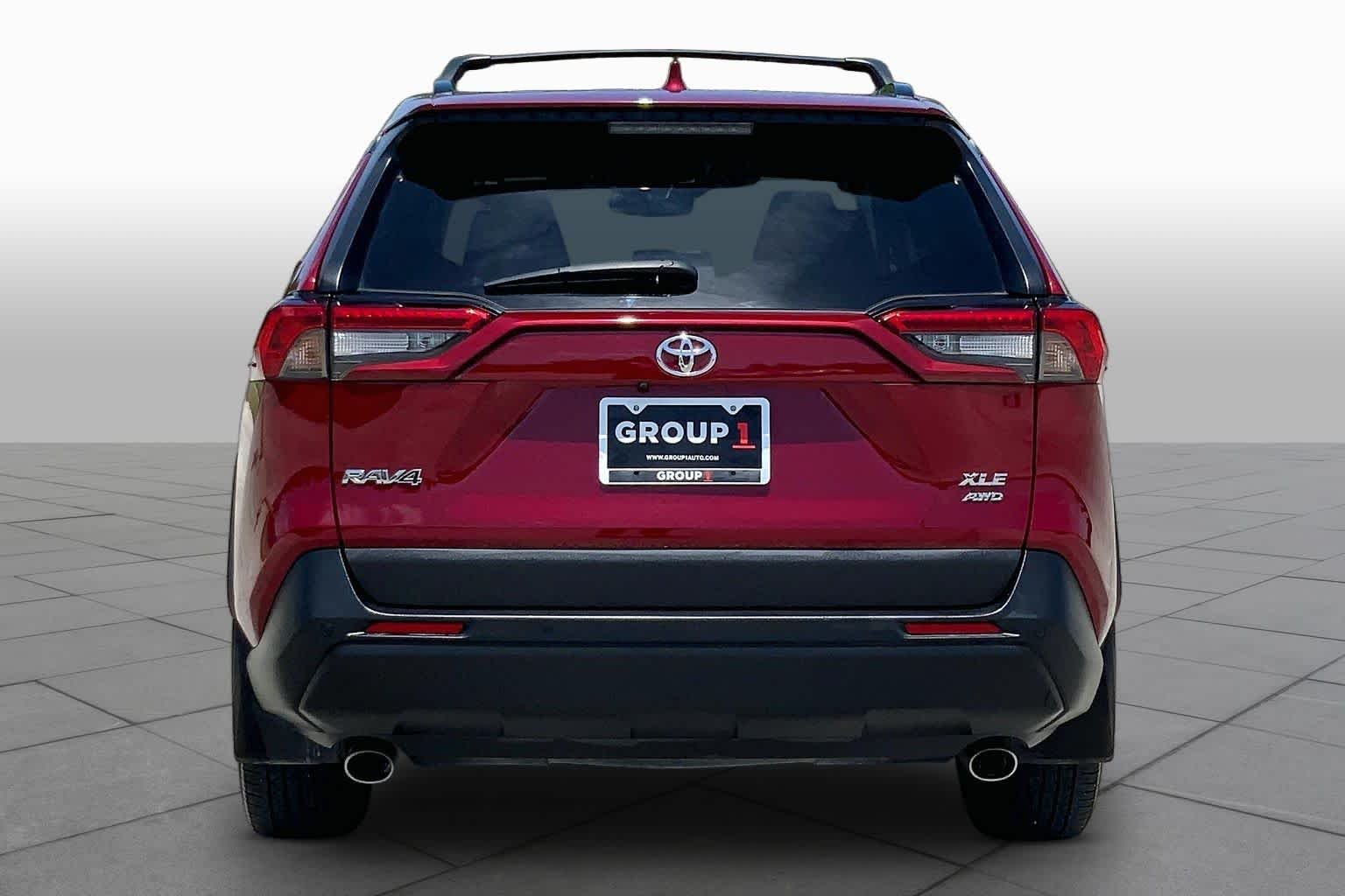 Used 2024 Ruby Flare Pearl Toyota XLE Premium image 5