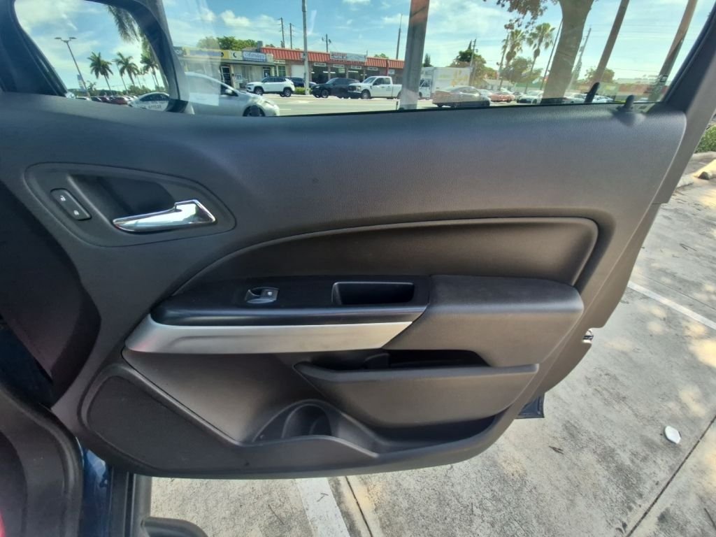 Used 2020 Blue Chevrolet LT image 12