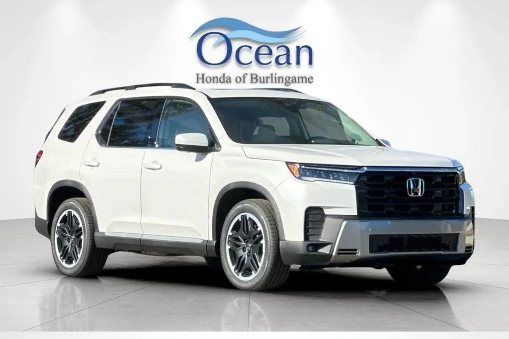 New 2026 Platinum White Pearl Honda Touring image 3
