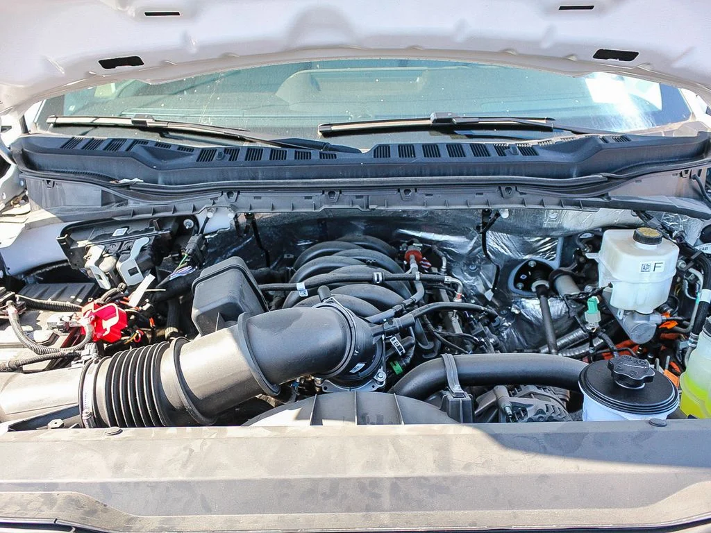 2025 Ford F-350 Super Duty Chassis Cab XL - Photo 25