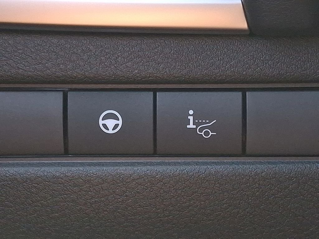 New 2026 Everest White Pearl TriCoat / Super Black Two-tone Nissan Platinum image 18