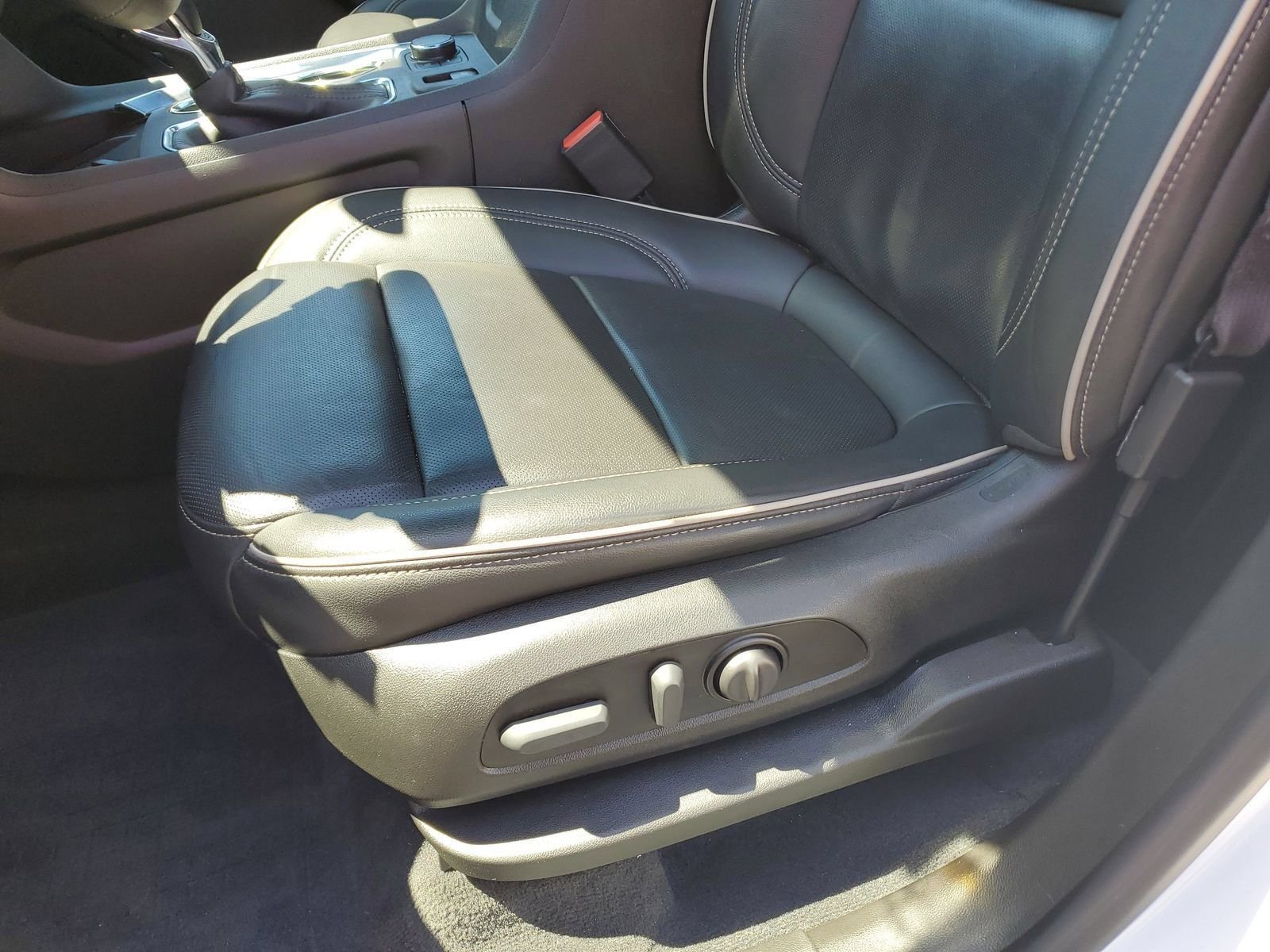 Used 2023 White Chevrolet Premier image 15