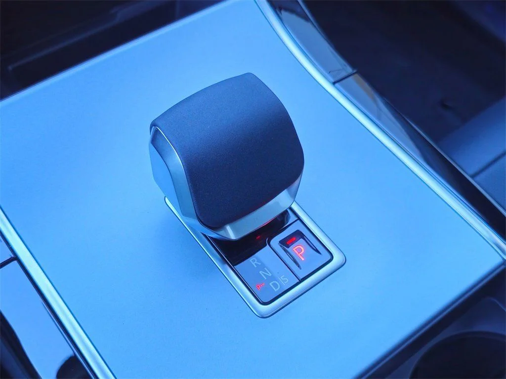 New 2025 Varesine Blue LAND ROVER S image 17