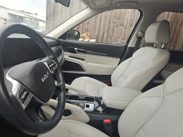 Used 2024 Black Kia S image 7