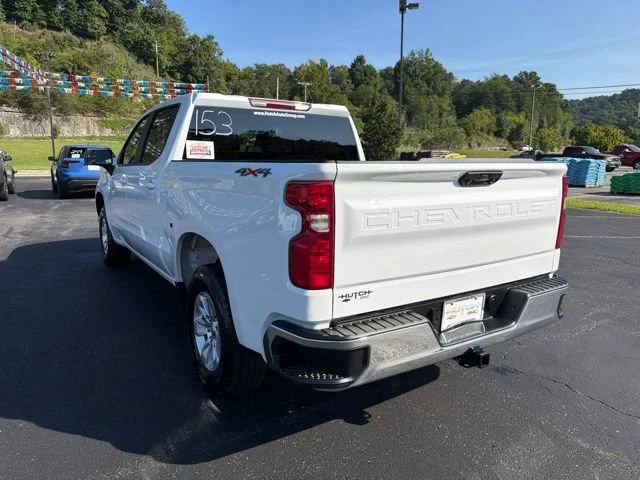 Used 2025 Summit White Chevrolet LT image 5