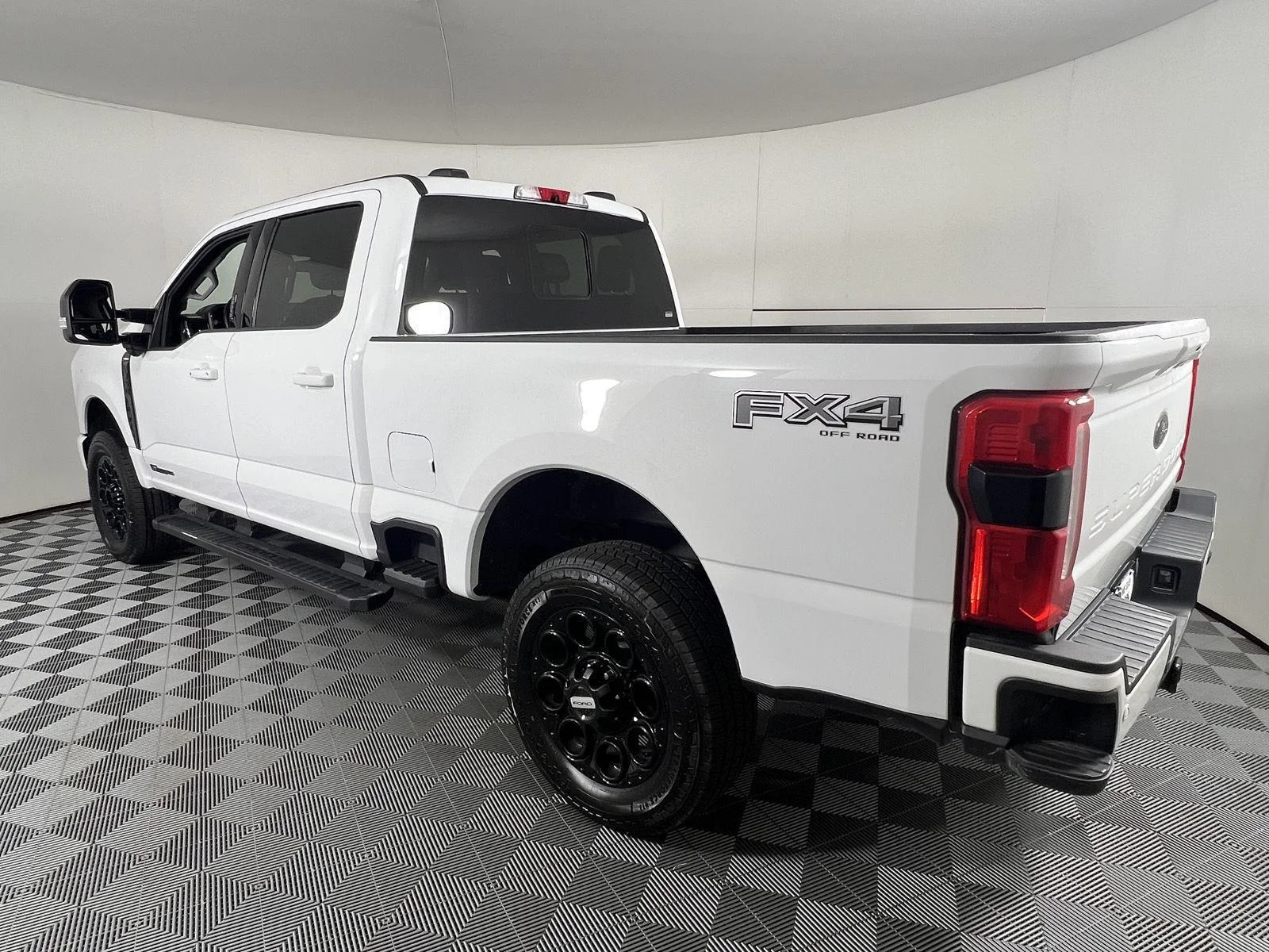 Used 2024 Oxford White Ford Lariat image 12