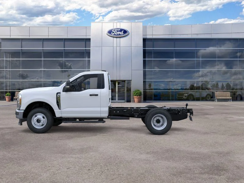 New 2026 Oxford White Ford F-350® XL image 3
