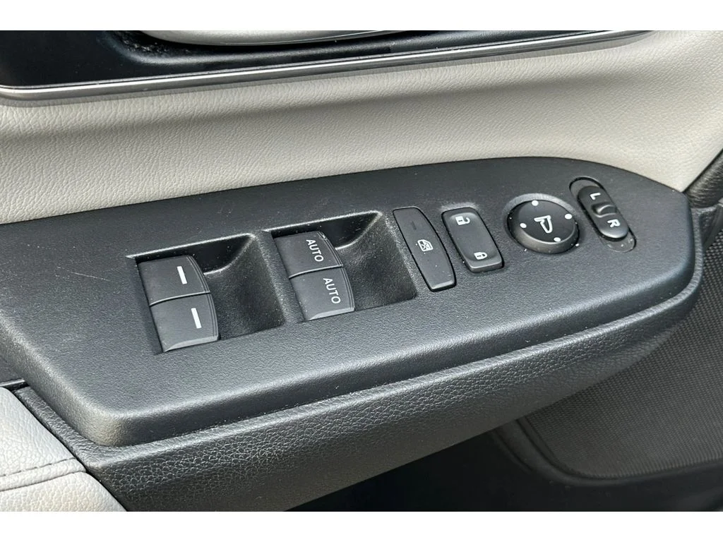 Used 2020 Lunar Silver Metallic Honda EX-L image 12