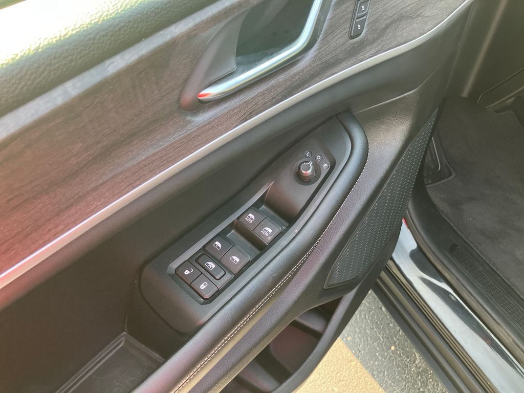 Used 2024 Black Jeep Limited image 13