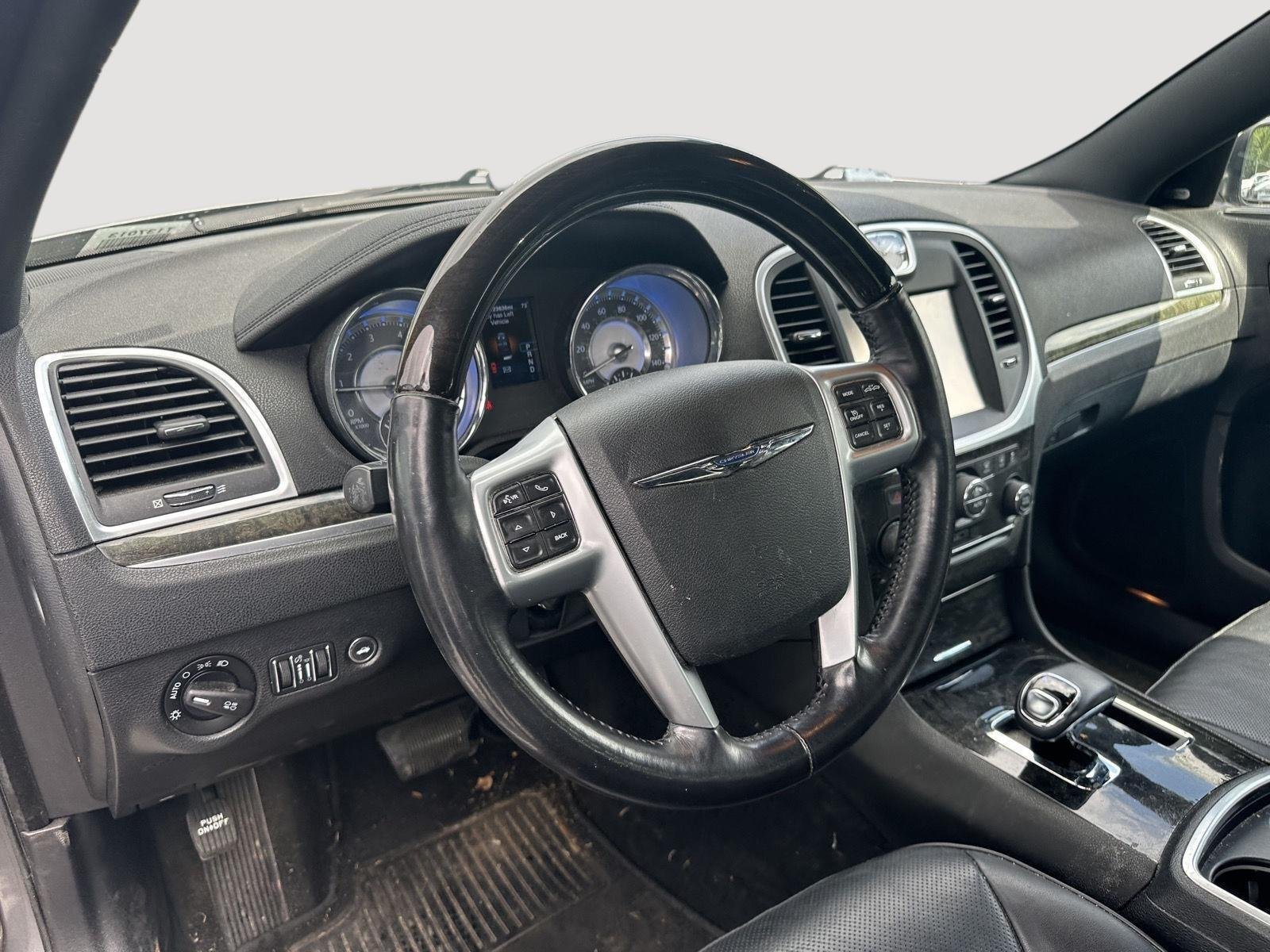 Used 2012 Tungsten Metallic Chrysler Limited image 11