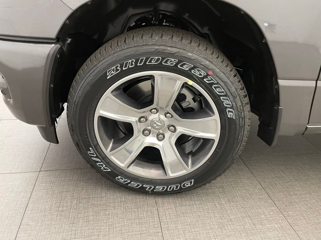 New 2026 Granite Crystal Metallic Clear-Coat Exterior Paint RAM  image 8