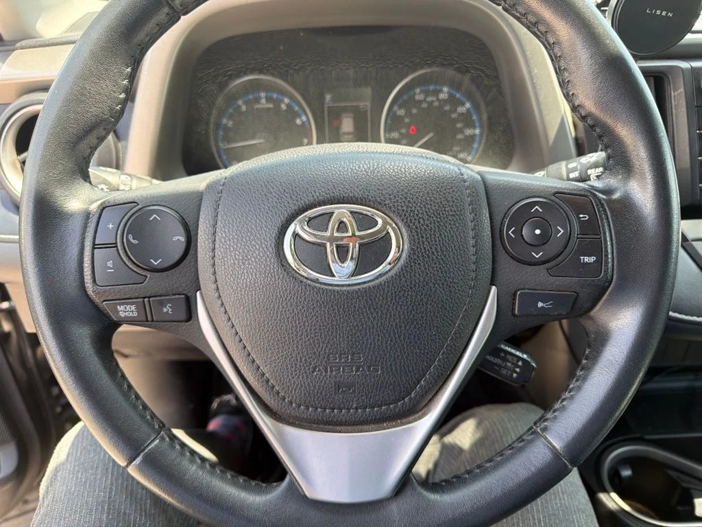 Used 2018 Black Toyota XLE image 2