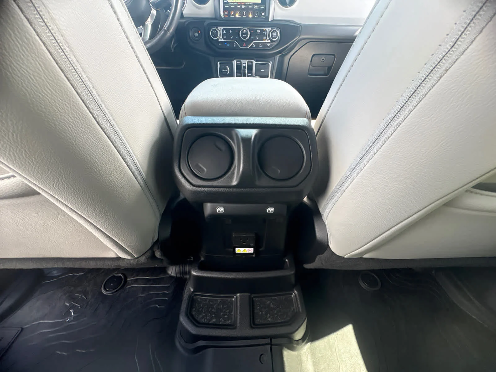 Used 2022 Hydro Blue Pearlcoat Jeep Unlimited Sahara High Altitude image 14