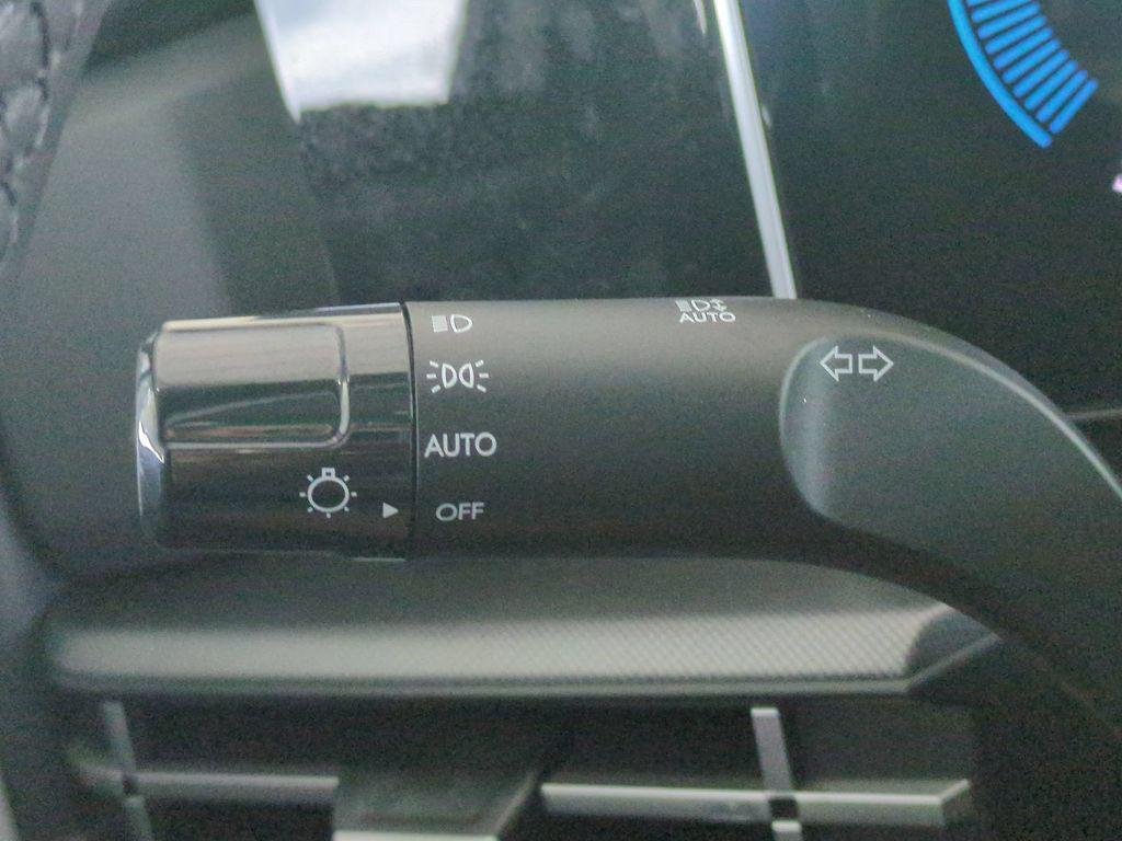 New 2027 Black Hyundai SE FWD image 30