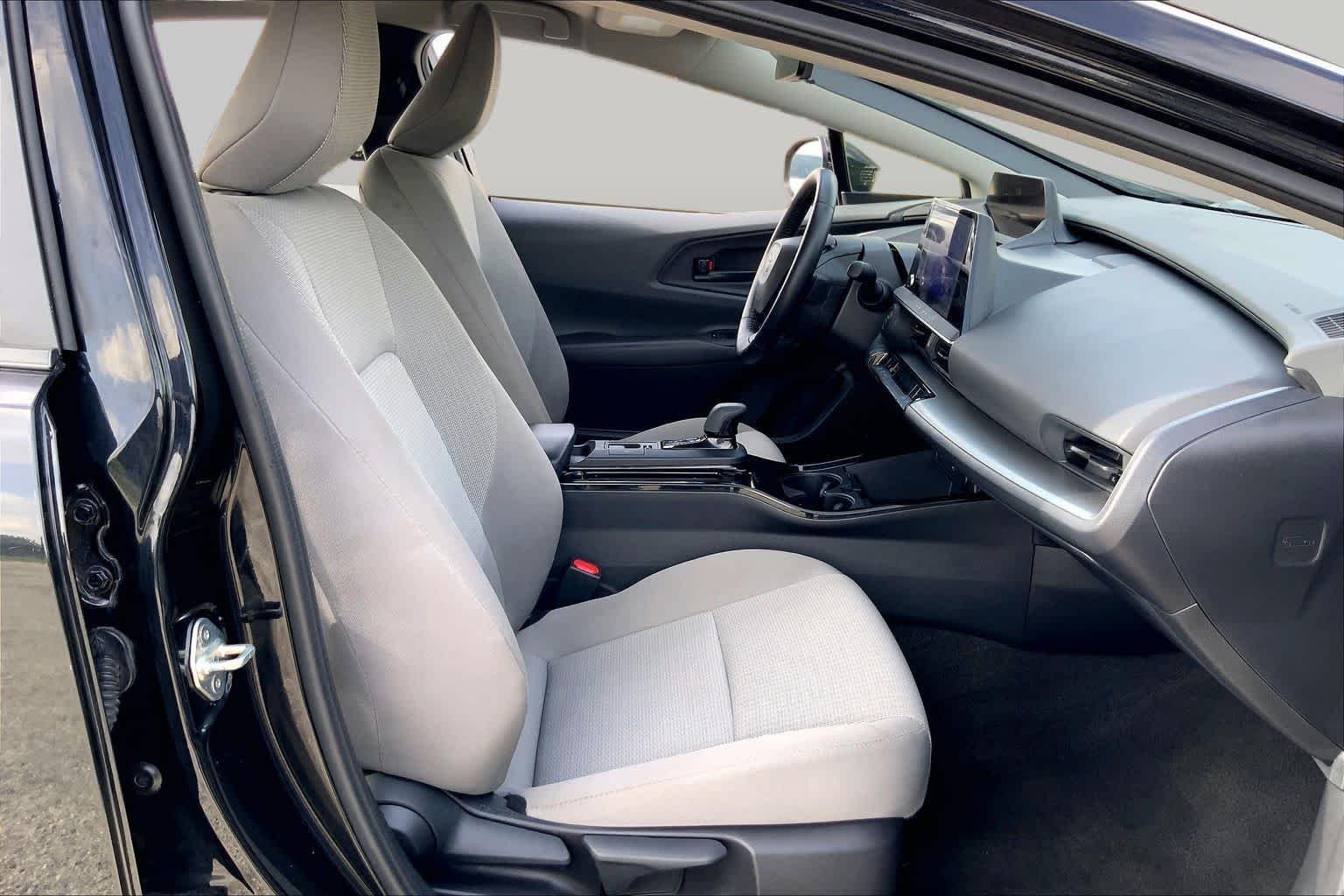 Used 2025 Midnight Black Metallic Toyota LE image 9