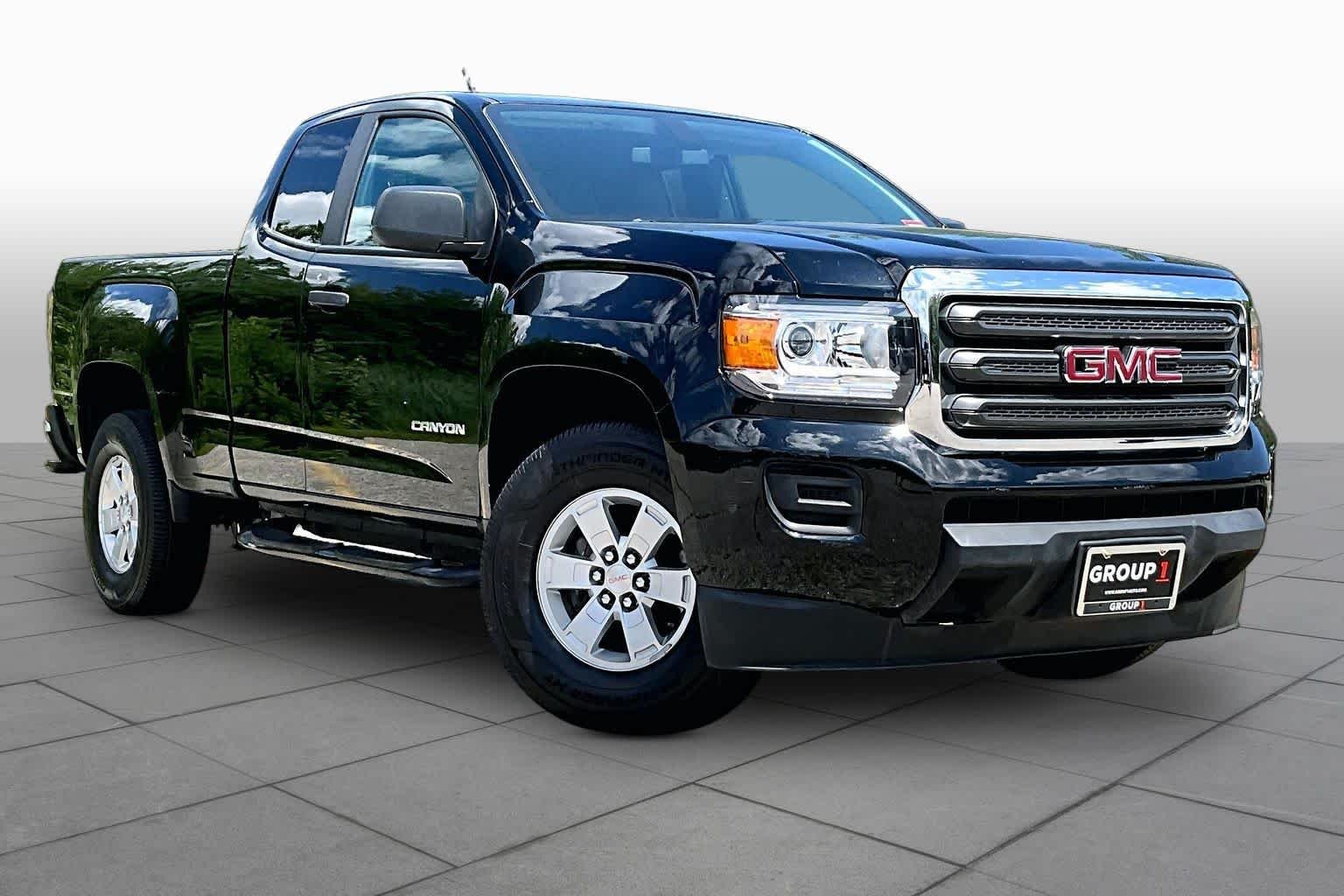 Used 2017 Onyx Black GMC 2WD SL image 3