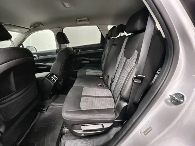 2021 Kia Sorento LX - Photo 22