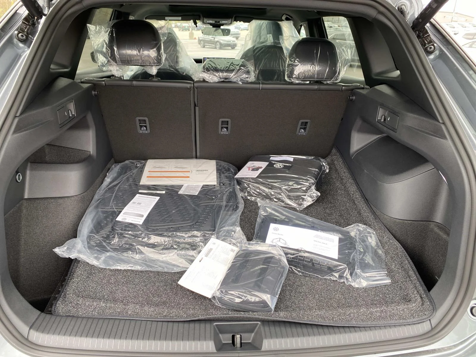 New 2026 Platinum Gray Metallic Volkswagen SE R-Line Black 4MOTION image 5