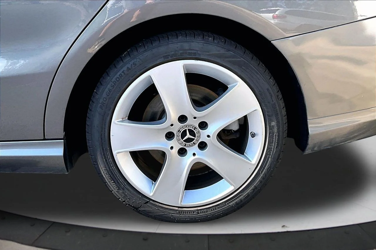 Used 2019 Gray Mercedes-Benz CLA 250 image 33