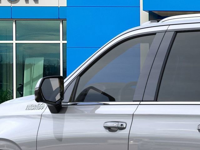 2025 Chevrolet Suburban High Country - Photo 13