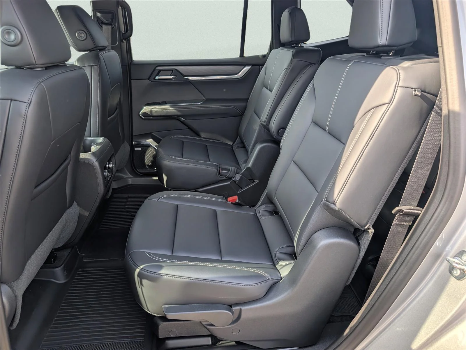 New 2026 Sterling Metallic GMC Elevation image 10