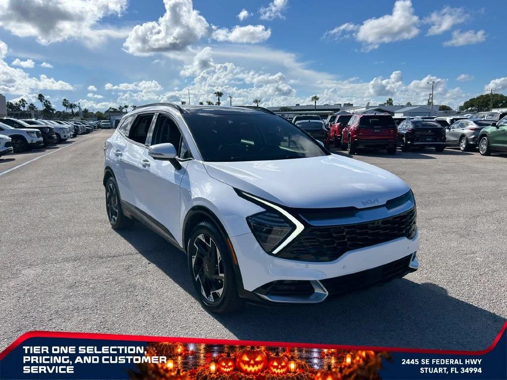 Used 2025 White Kia SX-Prestige image 3