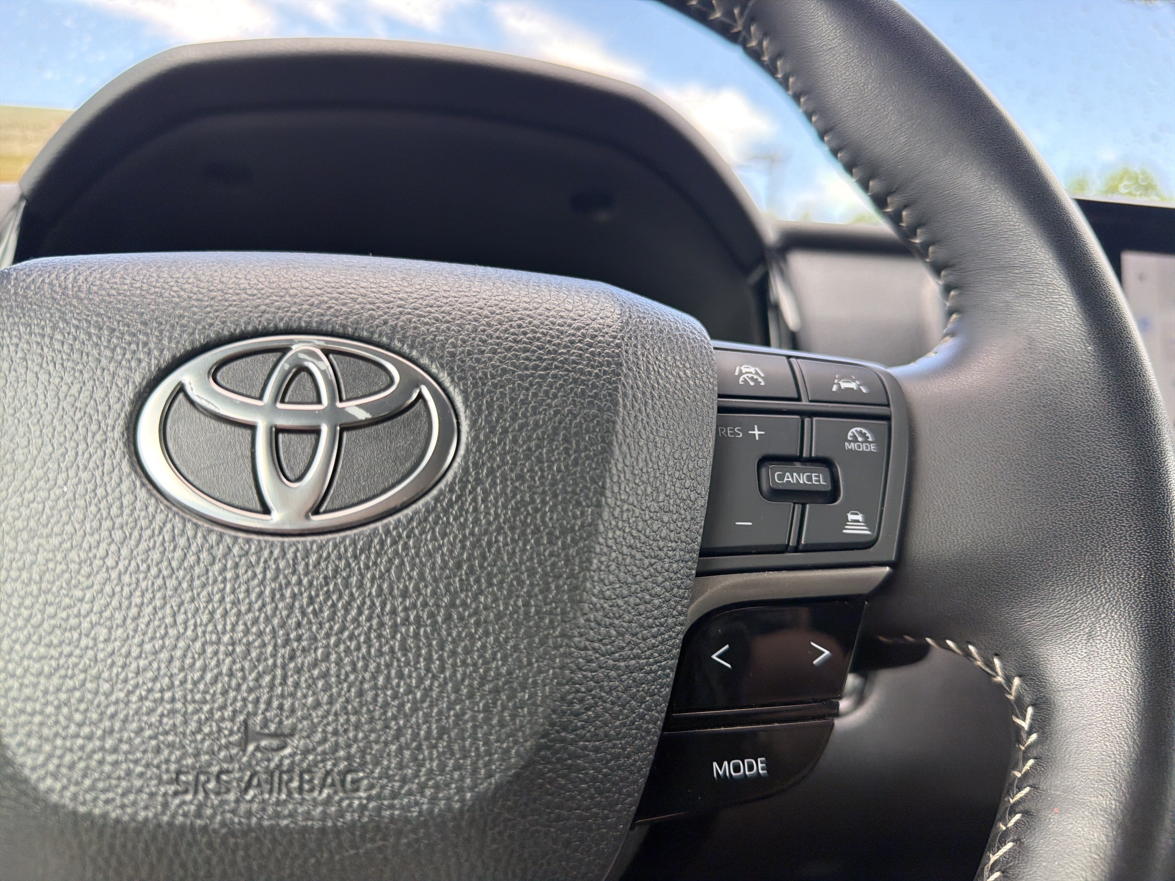 Certified Used 2025 Heavy Metal Toyota SE image 10
