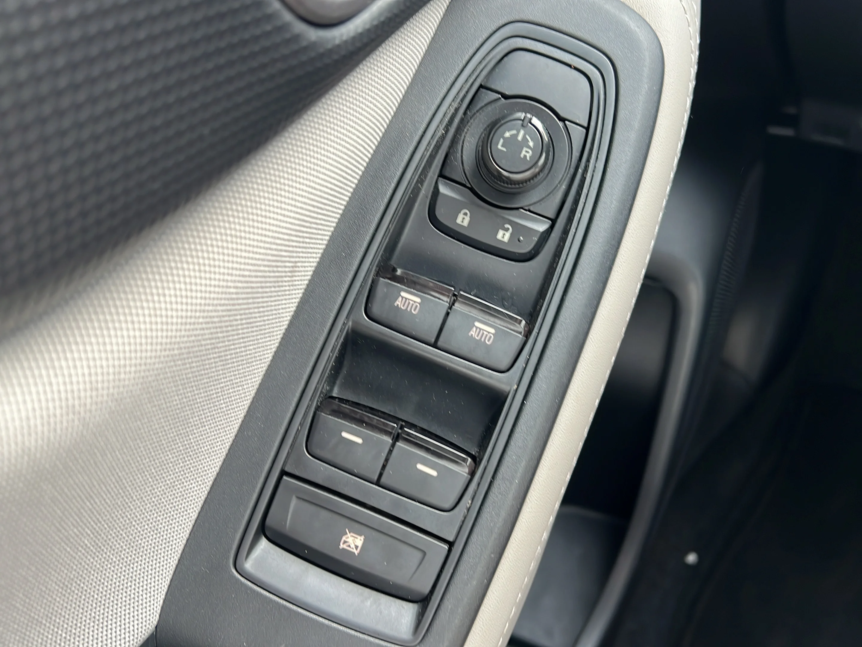 Used 2021 Crystal White Pearl Subaru Premium image 20